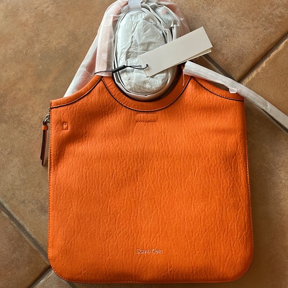 New CALVIN KLEIN Orange Gabrianna Slim Expandable Tote - Picture 11 of 11